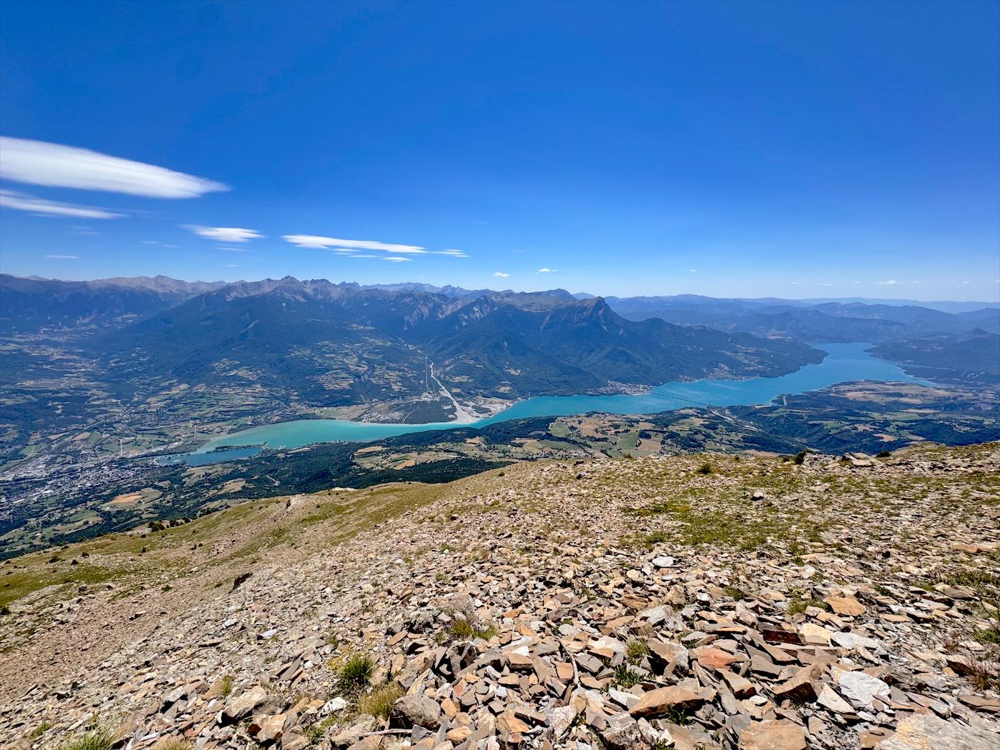 Le lac de Serre-Ponçon vu du mont Guillaume